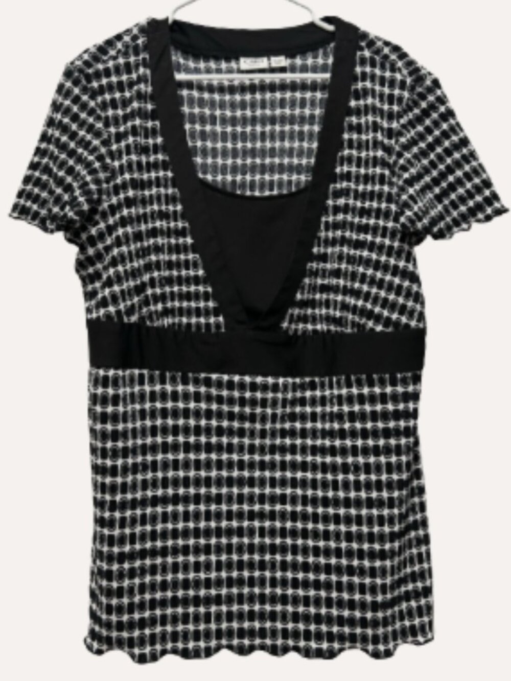 Cato Woman 18/20W Black White Geometric V‑Neck Blouse Short Sleeve Top Plus Size